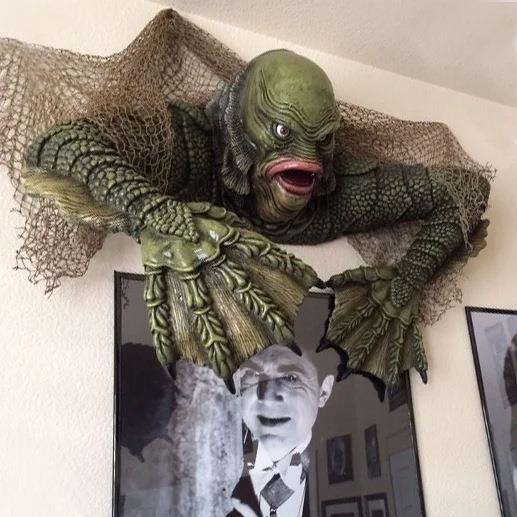 Creature from the Black Lagoon - đánh giá và giá Outdoor Furniture Resin